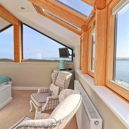 Sea View House *